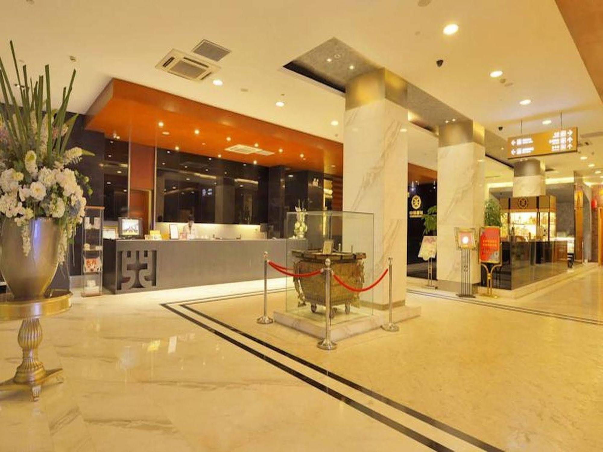 Kingtown Hotel Hongmei Shanghai Extérieur photo