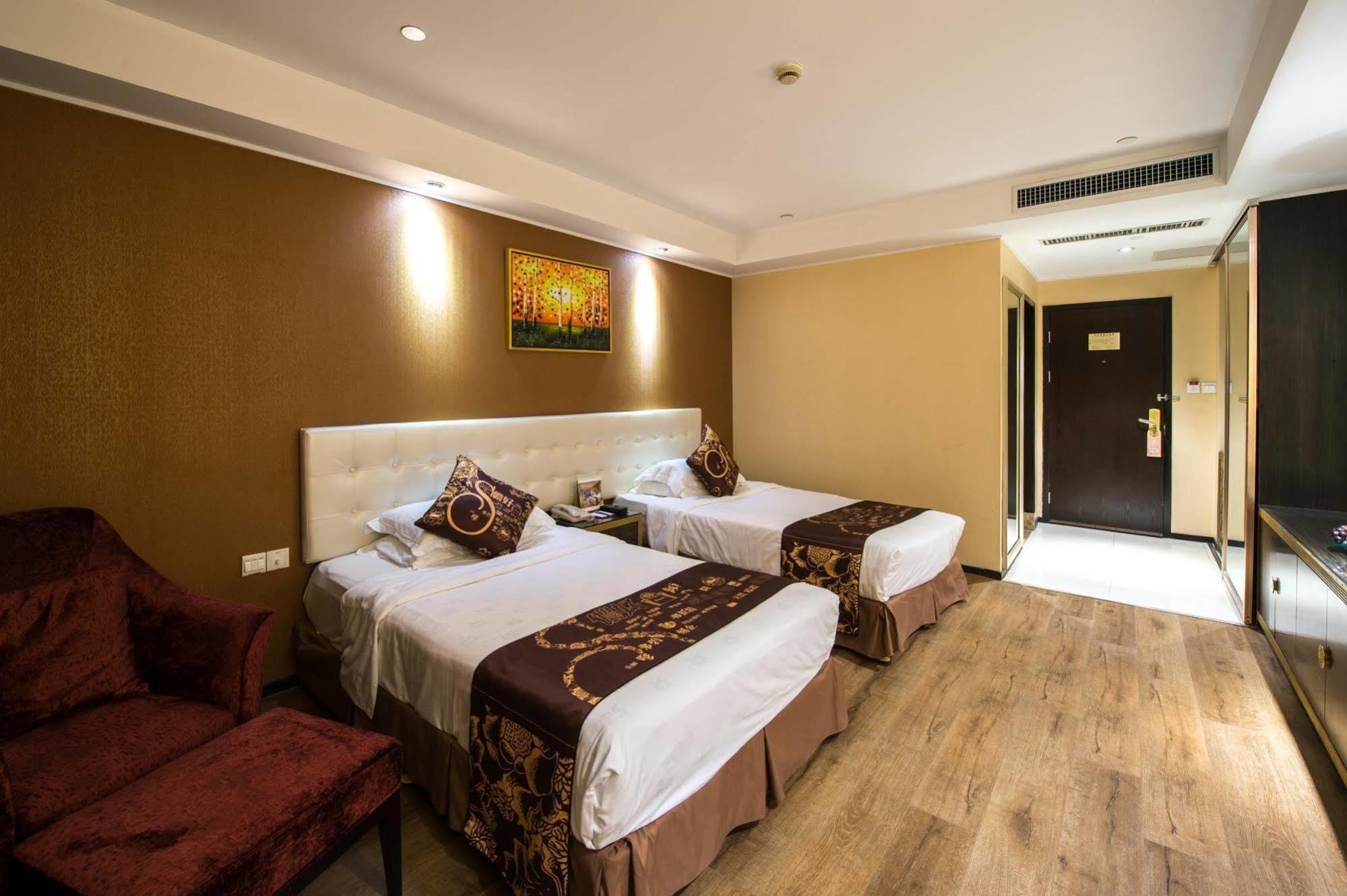 Kingtown Hotel Hongmei Shanghai Extérieur photo